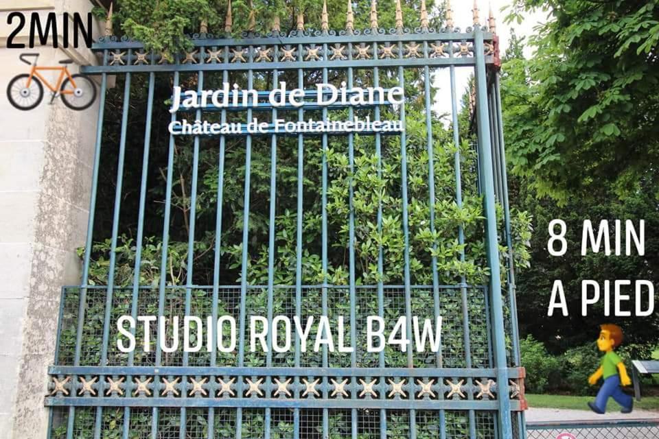 Studio Royal By Beds4Wanderlust - Place Du Marche Avec Parking Prive Fontainebleau Room photo