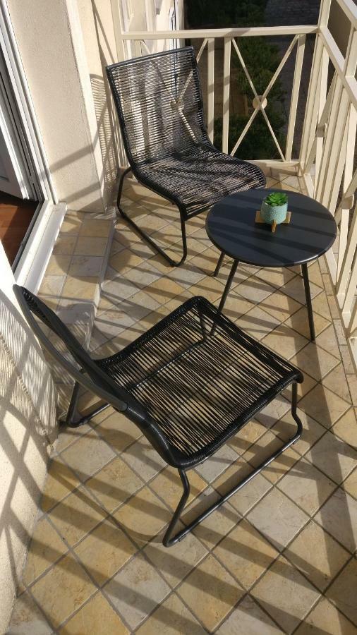 Studio Royal By Beds4Wanderlust - Place Du Marche Avec Parking Prive Fontainebleau Exterior photo